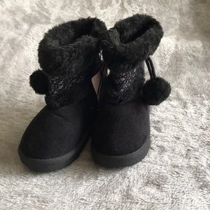 Swiggles Shoes - Girls Faux Suede Boots Size 9 Toddler Swiggles Shoes - Girls Faux Suede Boots Size 9 Toddler